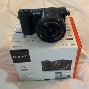 Sony a5100 16-50mm Interchangeable lens camera